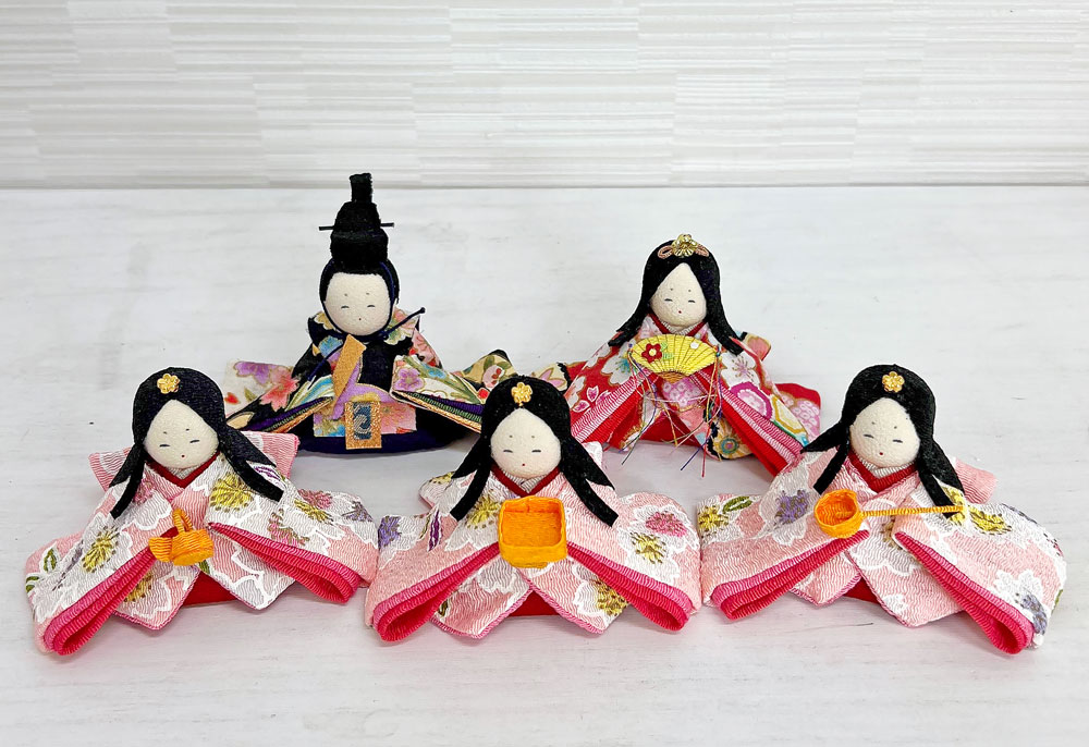 雛人形 コンパクト 木製桜型飾り台｜選べる2種類のおしゃれ雛人形