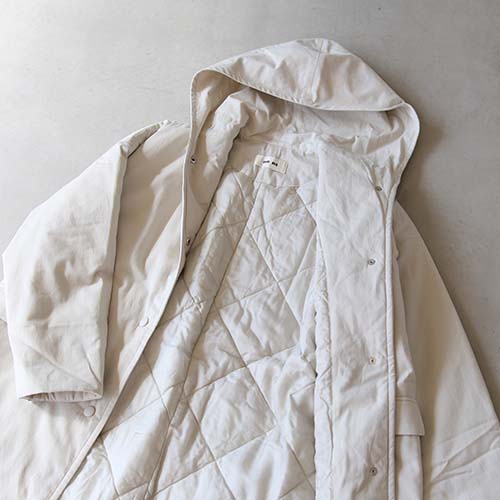 e213t166) / evam eva(エヴァムエヴァ) /padding hooded long coat