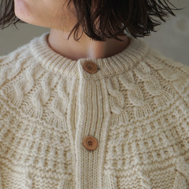 bn-22fm-057） / BATONER(バトナー) / SPREAD ARAN CREW NECK CARDIGAN