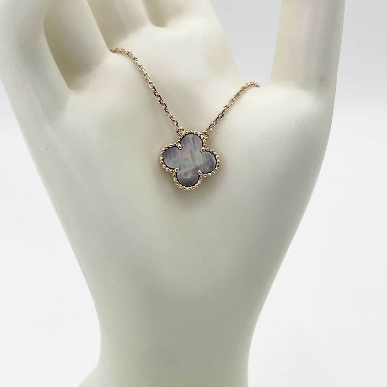 ヴァンクリーフ＆アーペル ヴィンテージアルハンブラ マザーオブパール