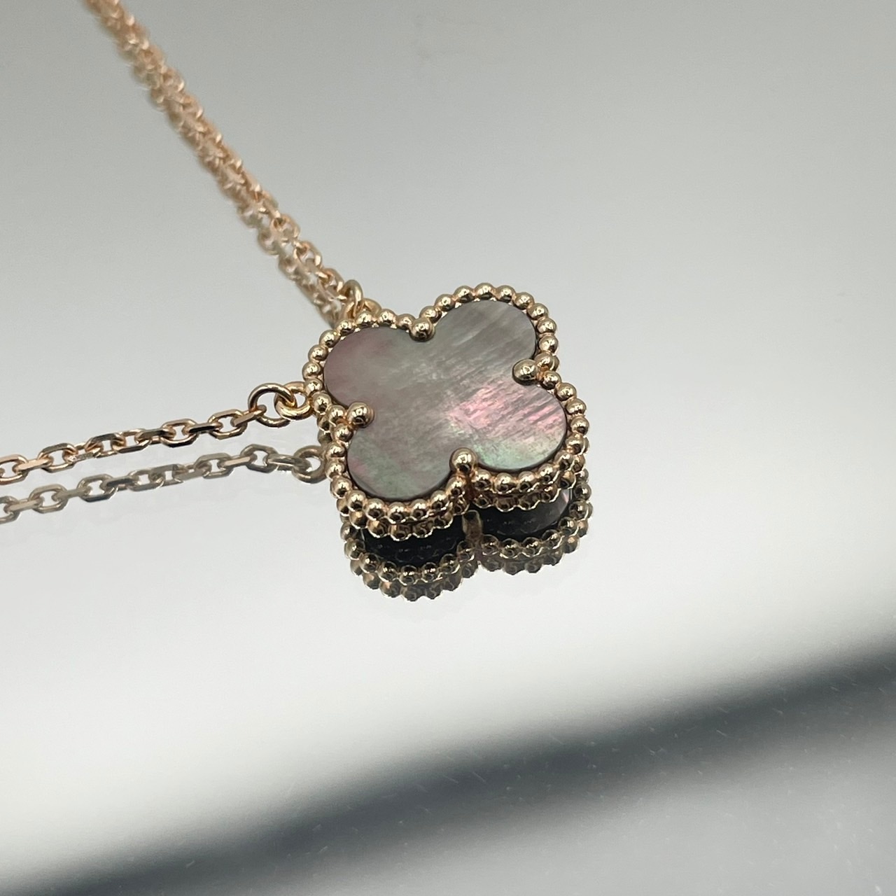 ヴァンクリーフ＆アーペル ヴィンテージアルハンブラ マザーオブパール