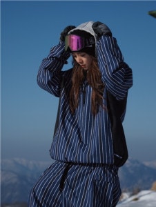 Vネックプルオーバーシャツ | OUTLET | MAHF SUPPLY Official Website