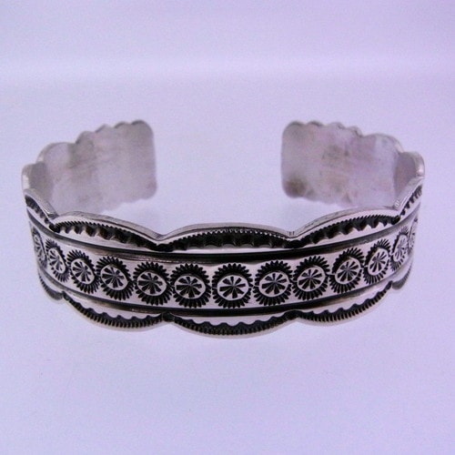 Donovan Cadmanドノバンキャドマンのバングル｜マライカ公式通販