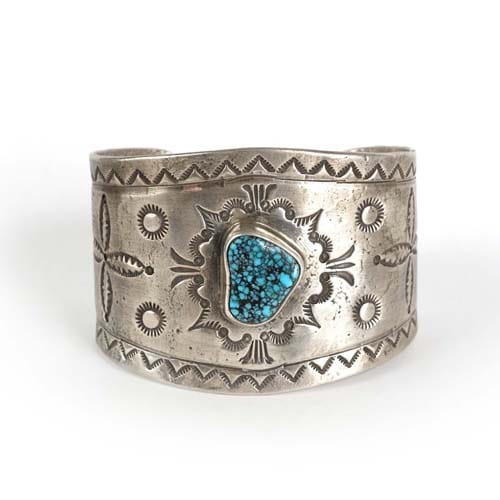 Lyndon Tsosieリンドンツォーシーのバングル｜マライカ公式通販