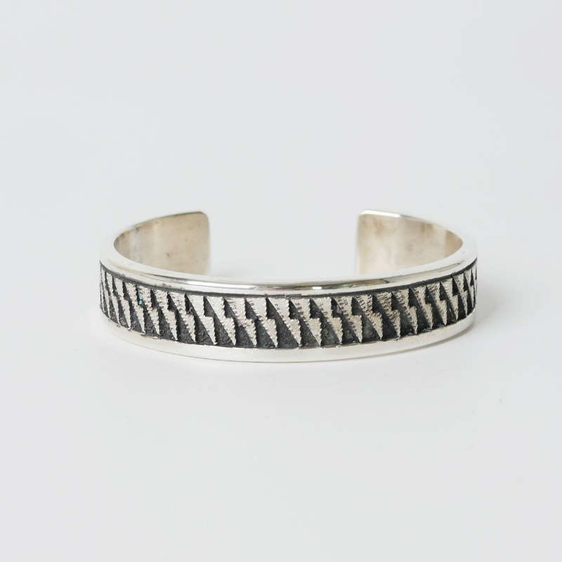 136mm ダンジャクソン ライトニング バングル｜マライカ公式通販