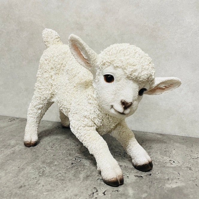 かわいい 置物 前かがみの子羊 高さ18cm woobia ウービア おしゃれ