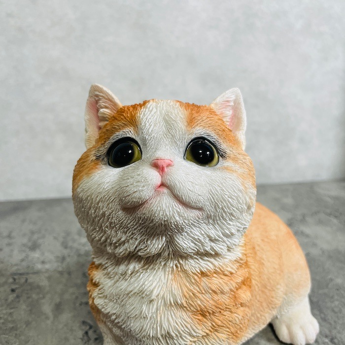 かわいい 猫 置物 お座り マンチカン woobia ウービア ネコ おしゃれ