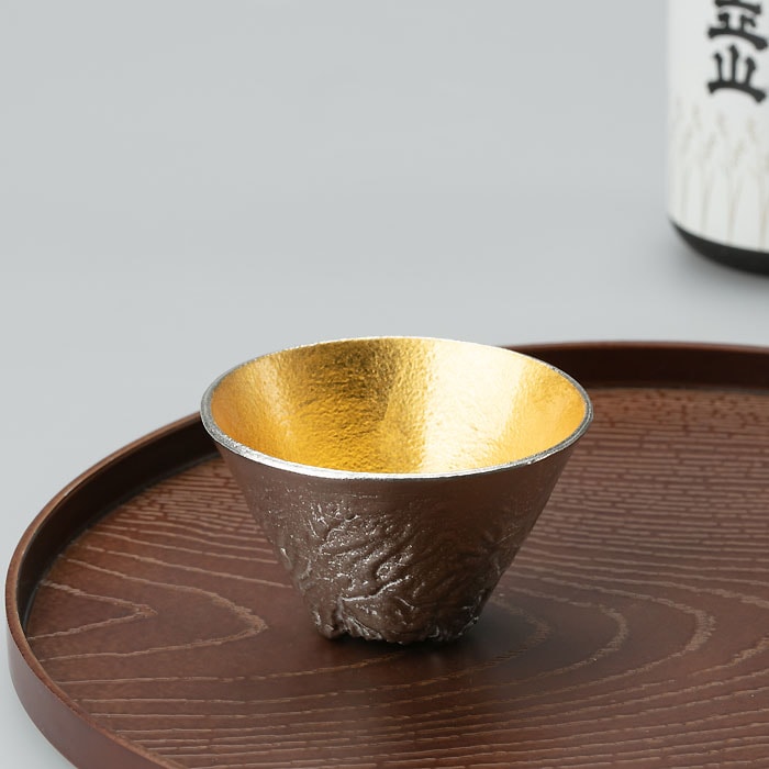 立山のぐい呑 - L - 金箔｜錫製雑貨・酒器の通販は能作オンライン
