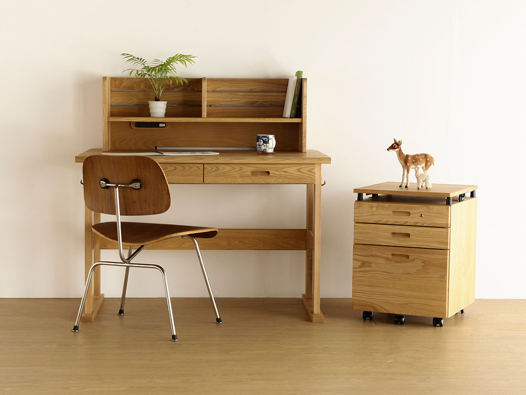 本日終了‼️MASTERWALデスク1400 ウレタン塗装トレイ付 本日終了