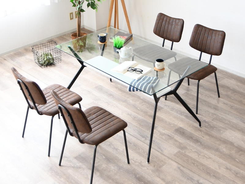 ダイニングガラステーブルと椅子4脚セット（引き取り限定に成ります