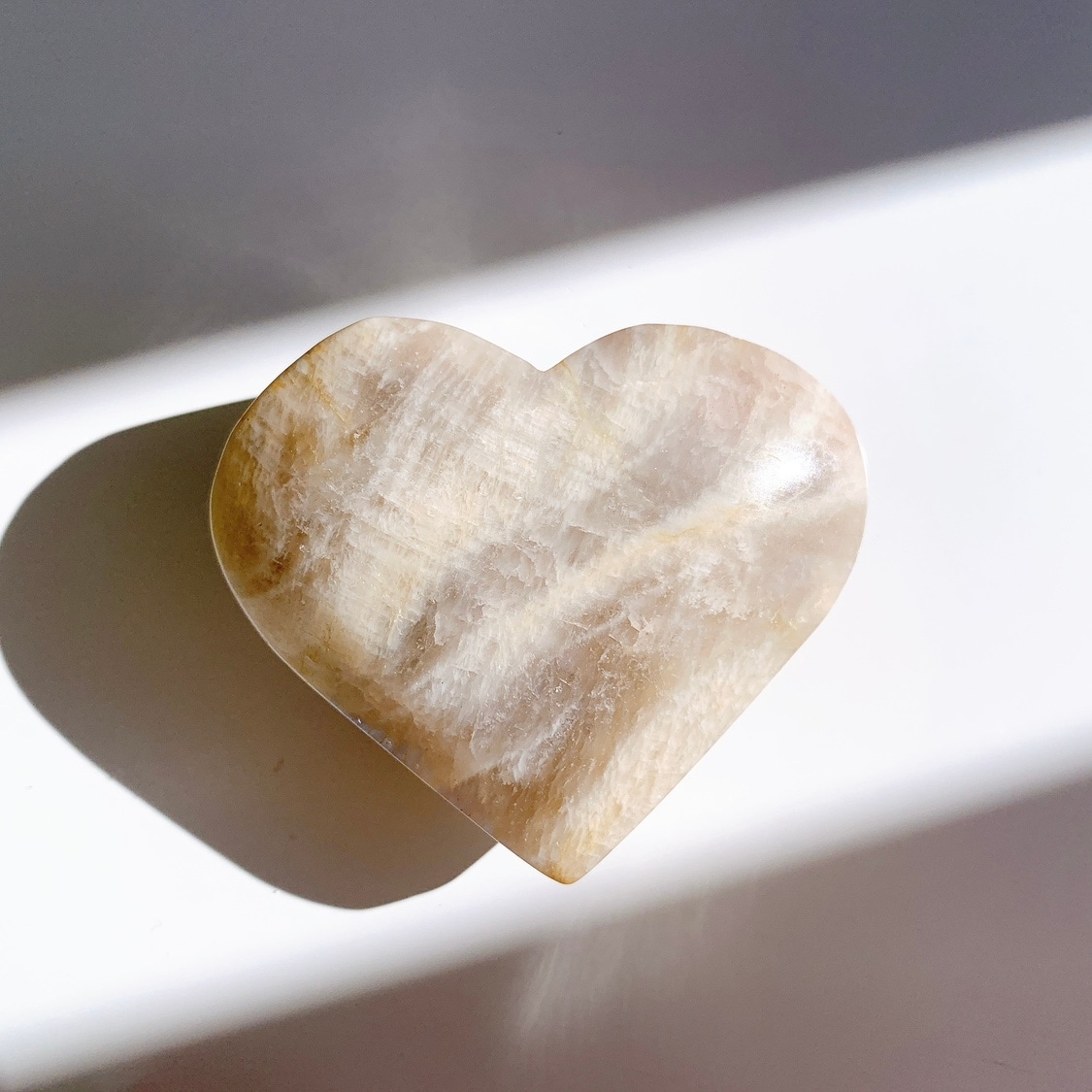 ムーンストーン ハート型 | ハート型 | Crystals by Purely