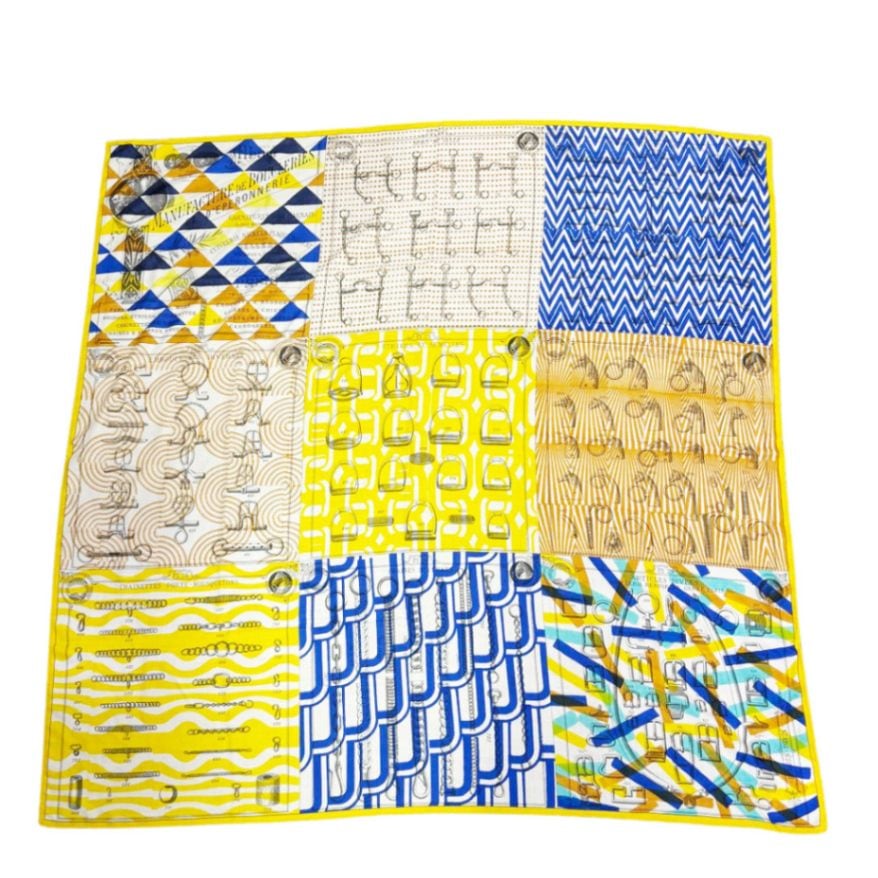 HERMES エルメス スカーフ カレ90 『ETRIERS(鎧・馬具柄)』 シルク