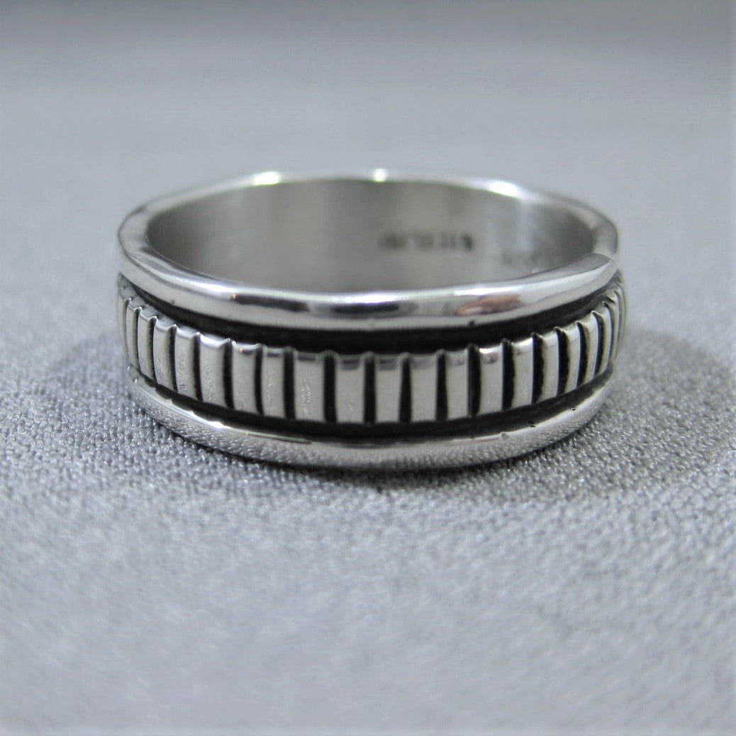 ブルース・モーガンによるシルバーリング – MALAIKA worldwide store