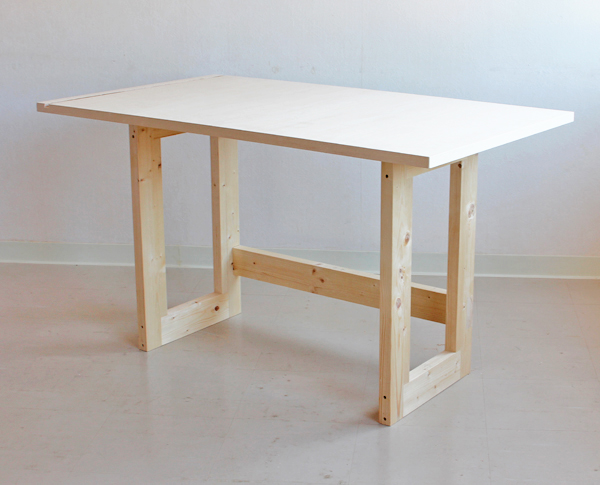 myアトリエ、に便利な！作業机 | 木工教室ブログ