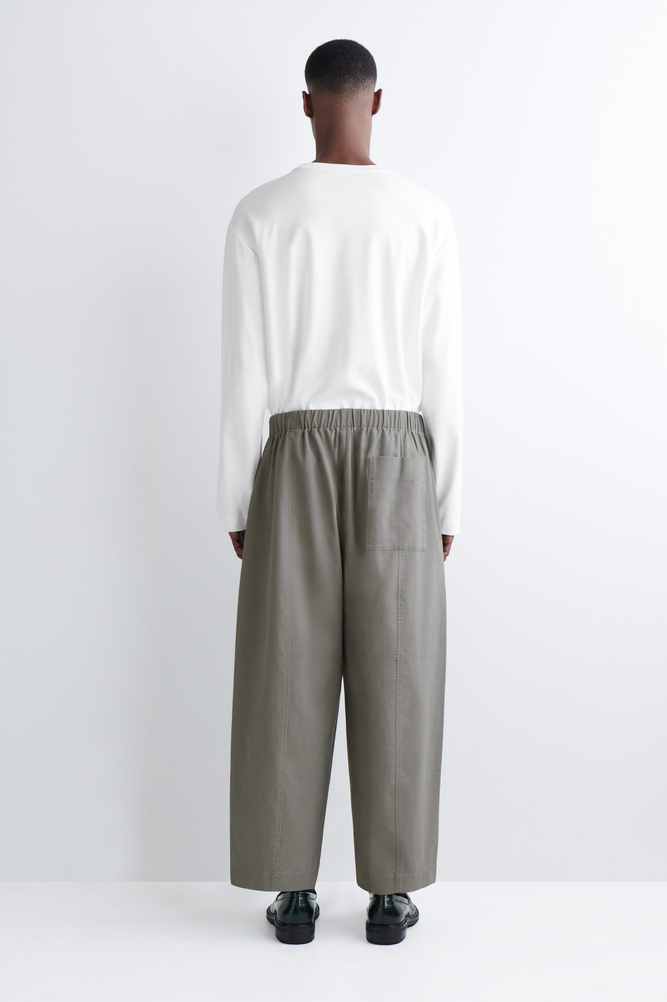 COTTON CROPPED BARREL-LEG PANTS - GRAY | COS US