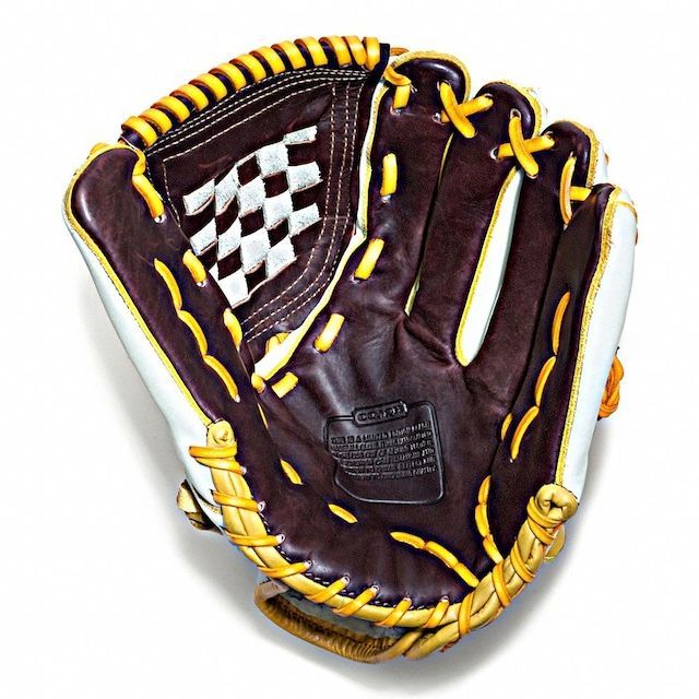 COACHの原点を知る——限定野球グローブとバットが発売 | GQ JAPAN