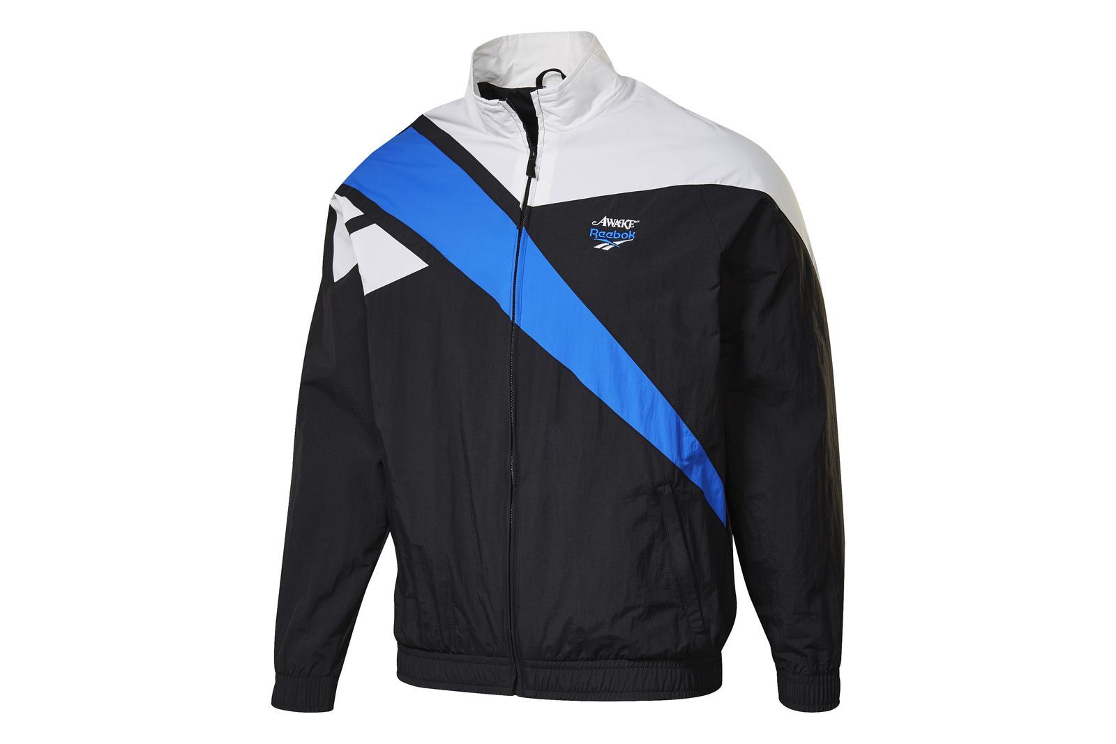 リーボックとアウェイクが初コラボ！ ロゴをプリントしたポンプ