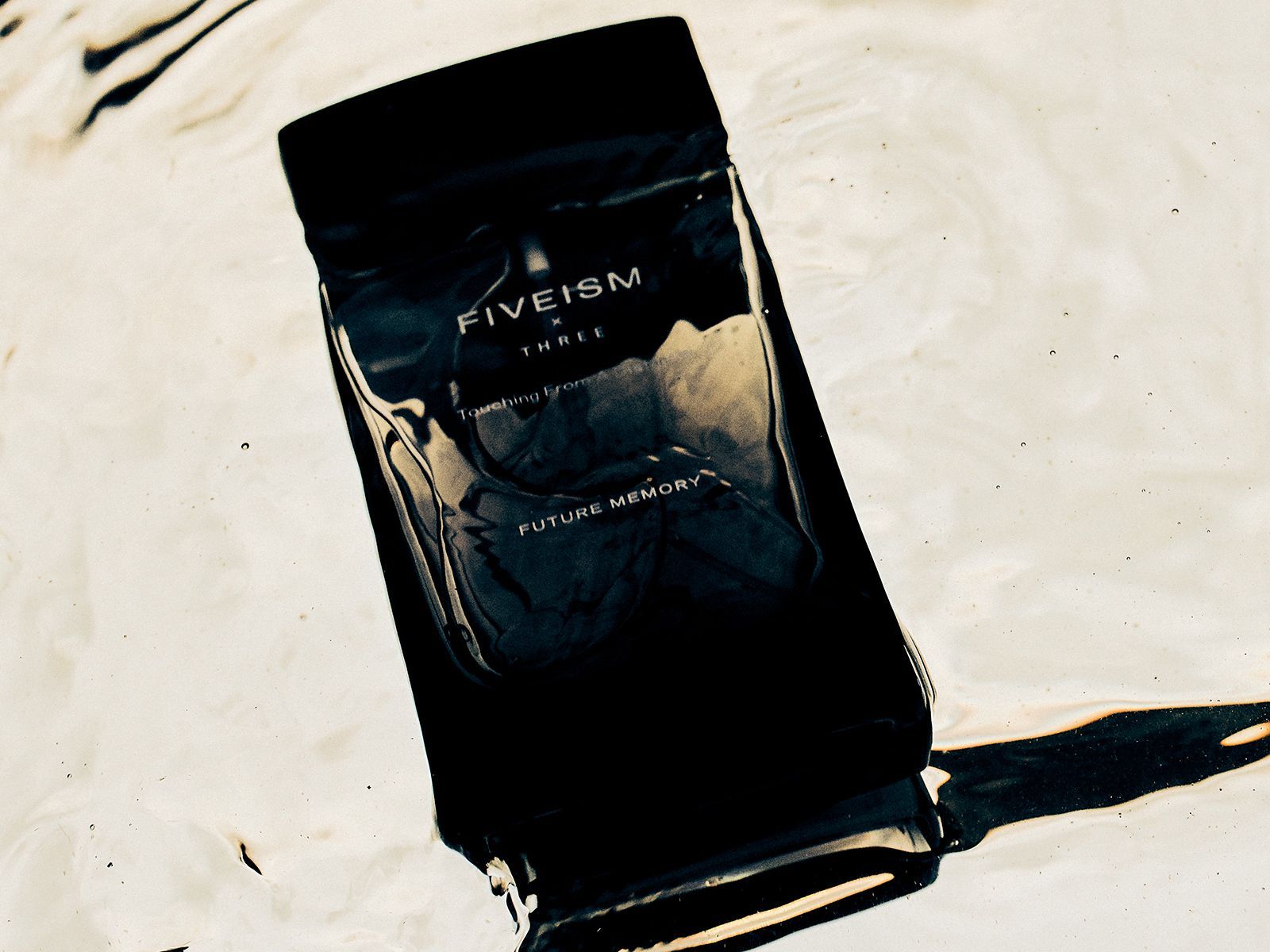 記憶”が鍵！ コスメブランドの「FIVEISM × THREE」が初のフレグランス