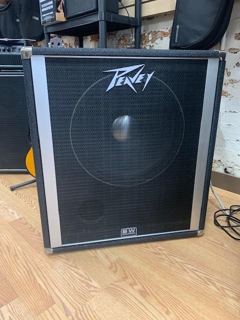 Peavey 115-BW Black Widow Bass Cabinet with Cover - Great Sound!