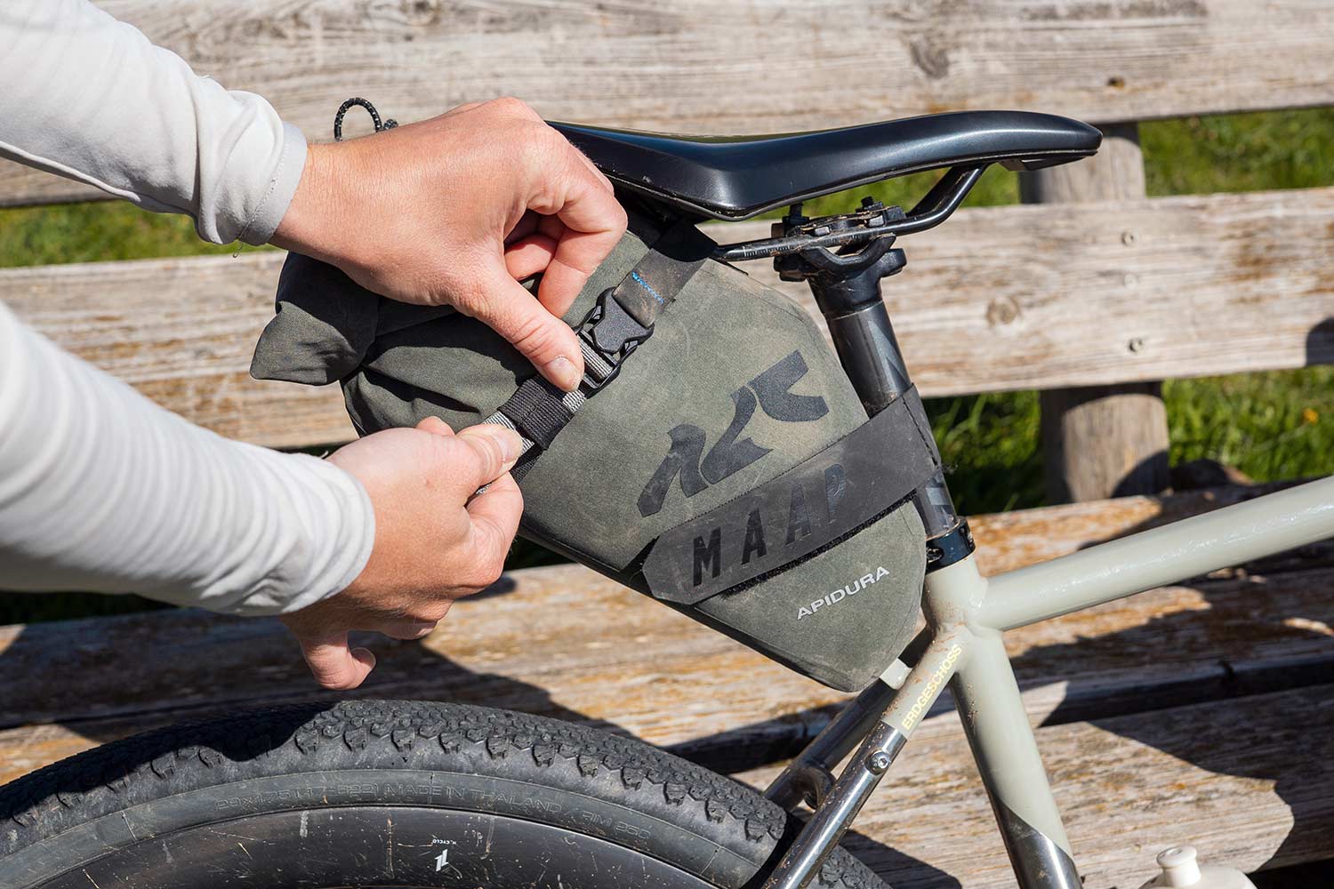 アクセサリー Rapha Apidura Saddle Pack サドルバッグ【RACING SADDLE