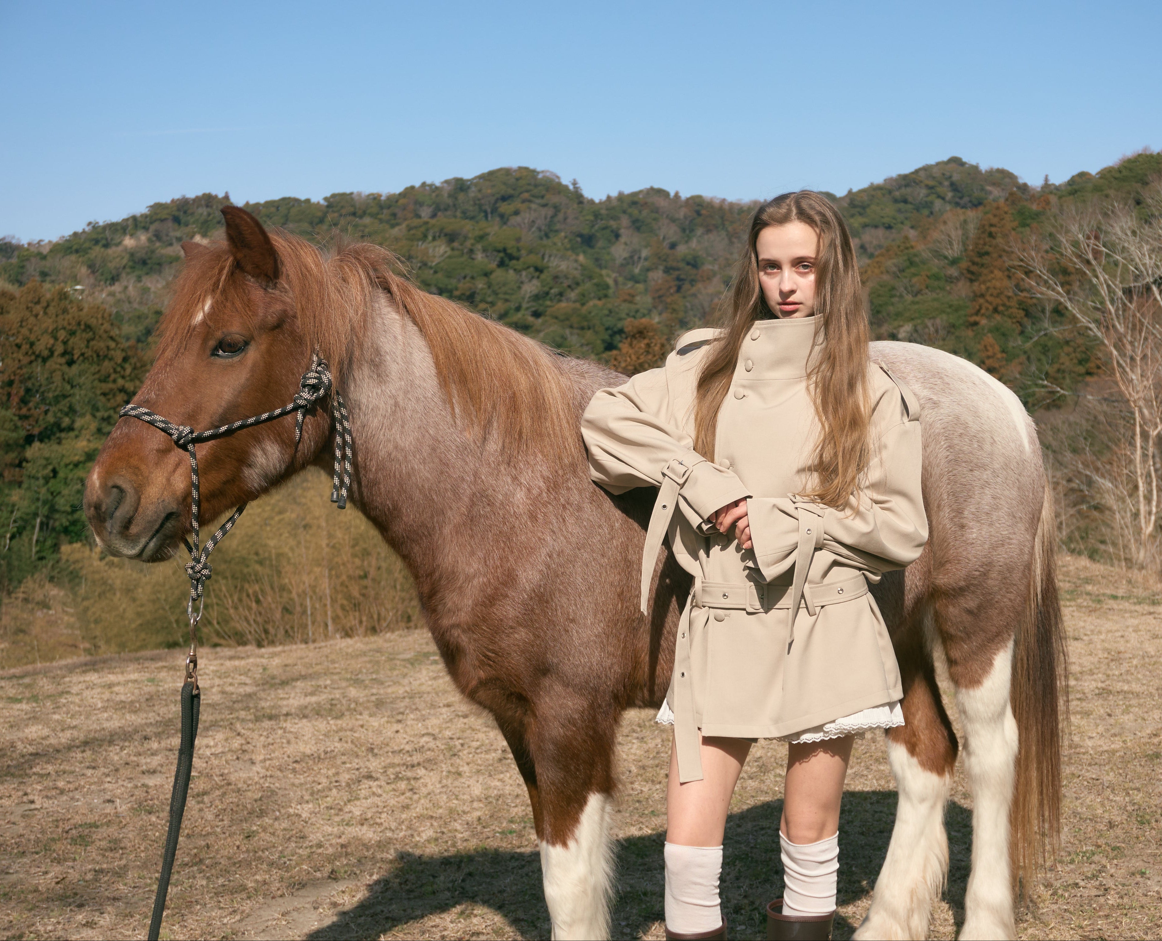 予約】2wayスタンドカラーショートトレンチコート｜MELLOWNEON