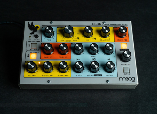 Moog】Minitaurのボディと 伝説的なMoog Taurus Bassサウンド