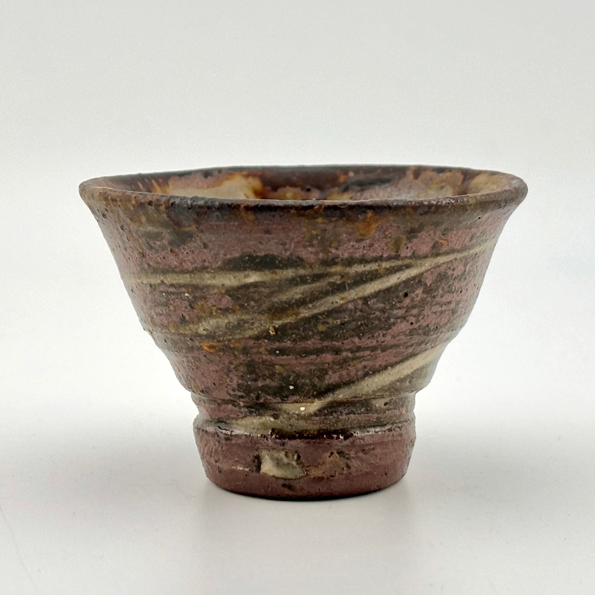 壺屋焼 人間国宝 金城次郎作 魚文ぐい呑 – 生活民芸 なかむた