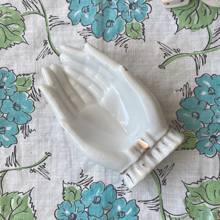 104小さなホワイトポーセリンハンドトレイゴールドトリムB