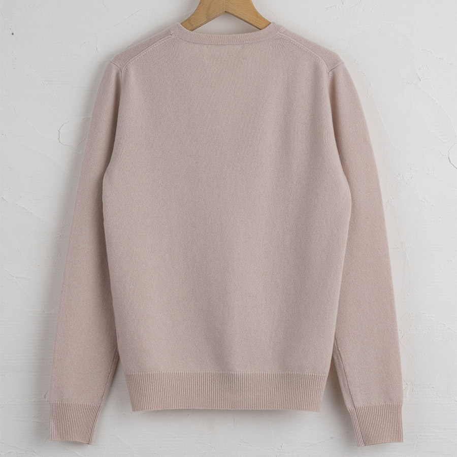 手しごとで編む〈白田のカシミヤ〉紳士M Vネックカーディガン（アイス