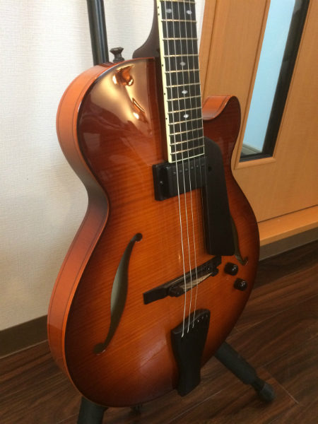 Sadowsky SS-15 アーチトップ | Mistletoe Music School