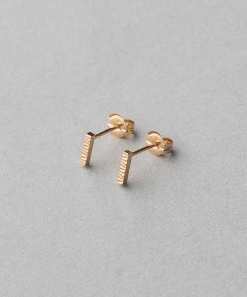 K18YG クレール トライアングルカット ピアス｜エテの通販｜&mall