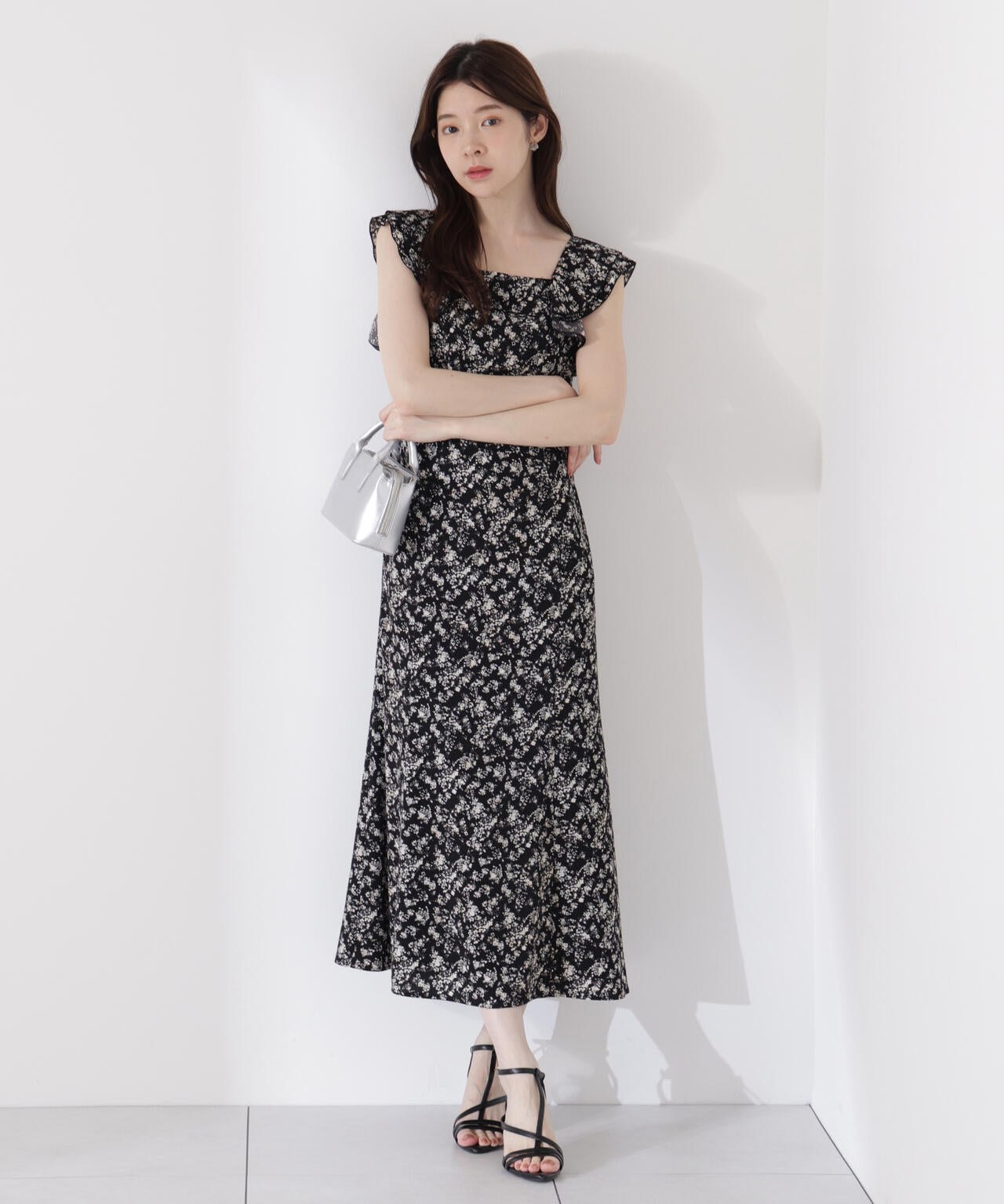 ていじーTADASHI SHOJI バラ柄ポーチ＆ワンピース TADASHI SHOJI
