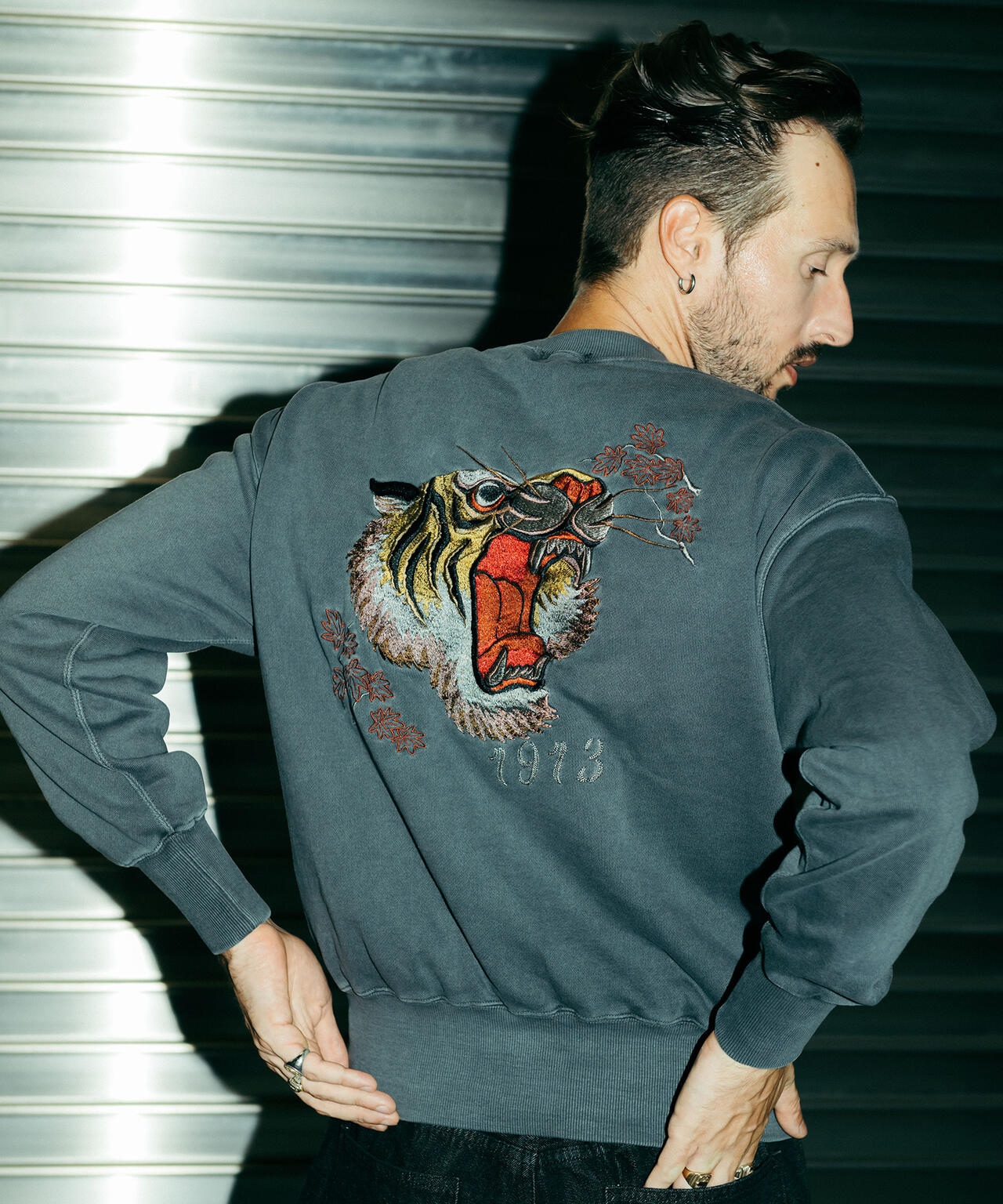 SOUVENIR CREW SWEAT/スーベニア クルースウエット 顔虎 | Schott