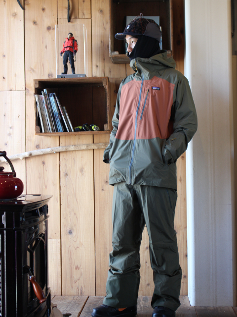 街からゲレンデまで使えるスノーウェアー patagonia Powder Town JKT