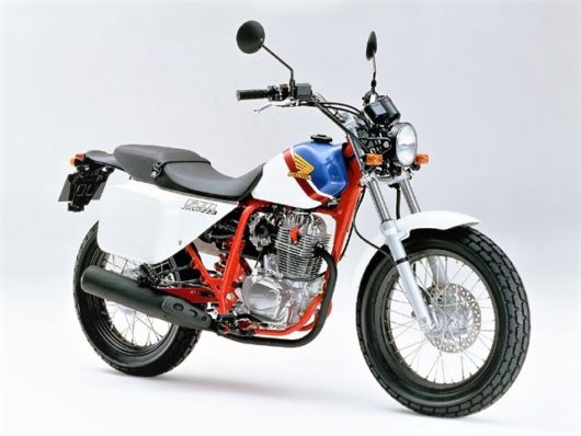 FTR223おすすめの社外タンク＆ガソリン容量のまとめ | Moto-Fan-R