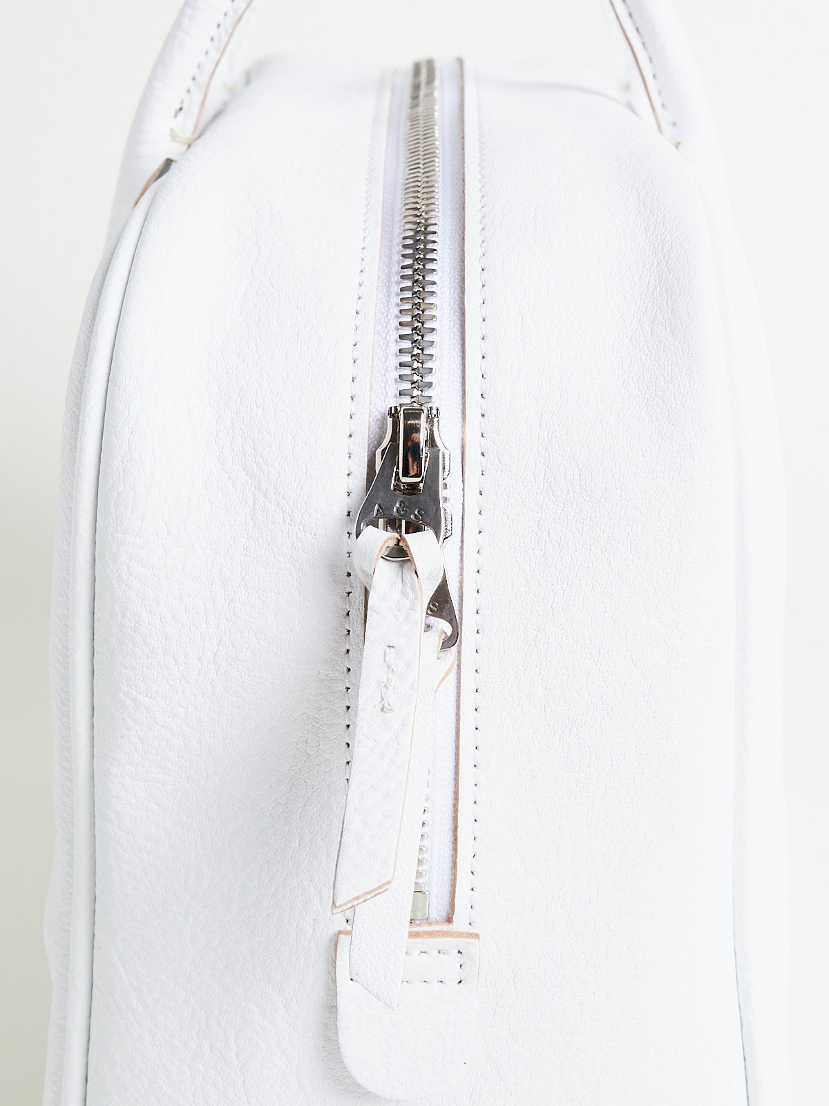 Arts & Science - Short Handle Bowling Bag S in White – Mouki Mou