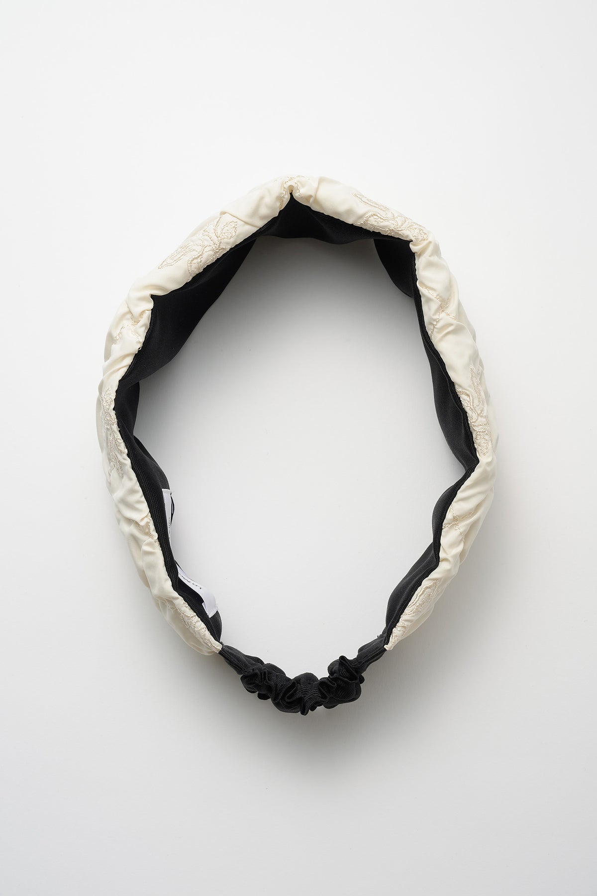 Dahlia shrinking embroidery