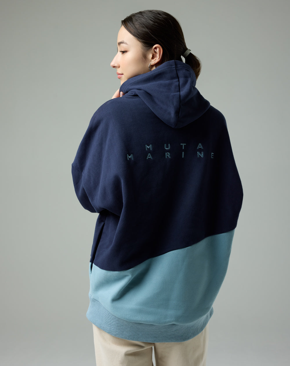 BIG プルオーバーパーカー (バイカラー)[全3色] – muta Online Store