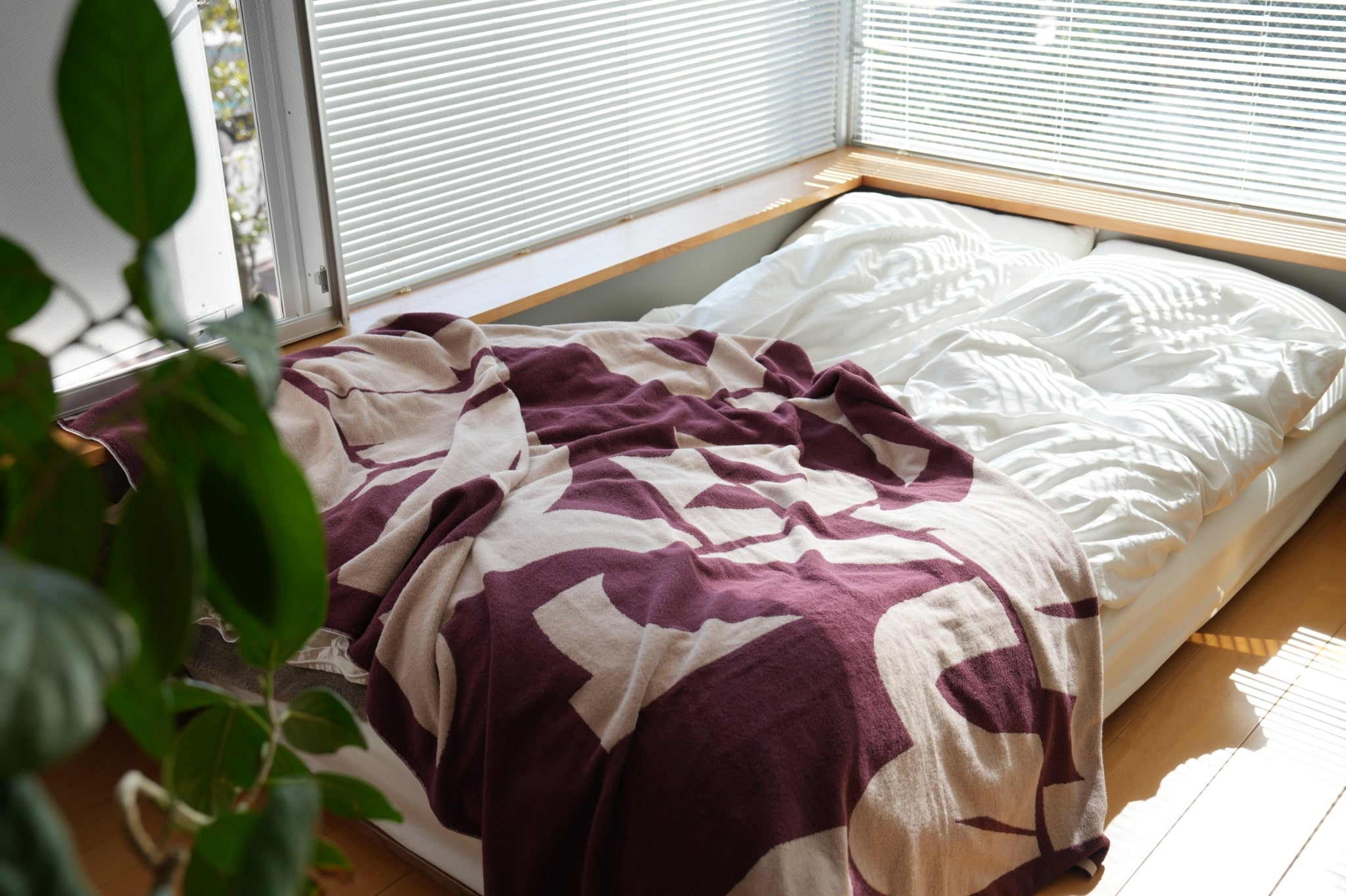 BED THROW BLANKET：Sillage – MYTONE