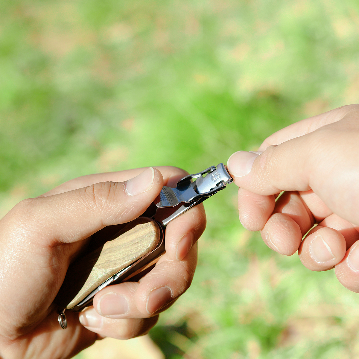 under 5,000円 ギフトにも最適！持ち歩けるマルチネイルツールはメンズ