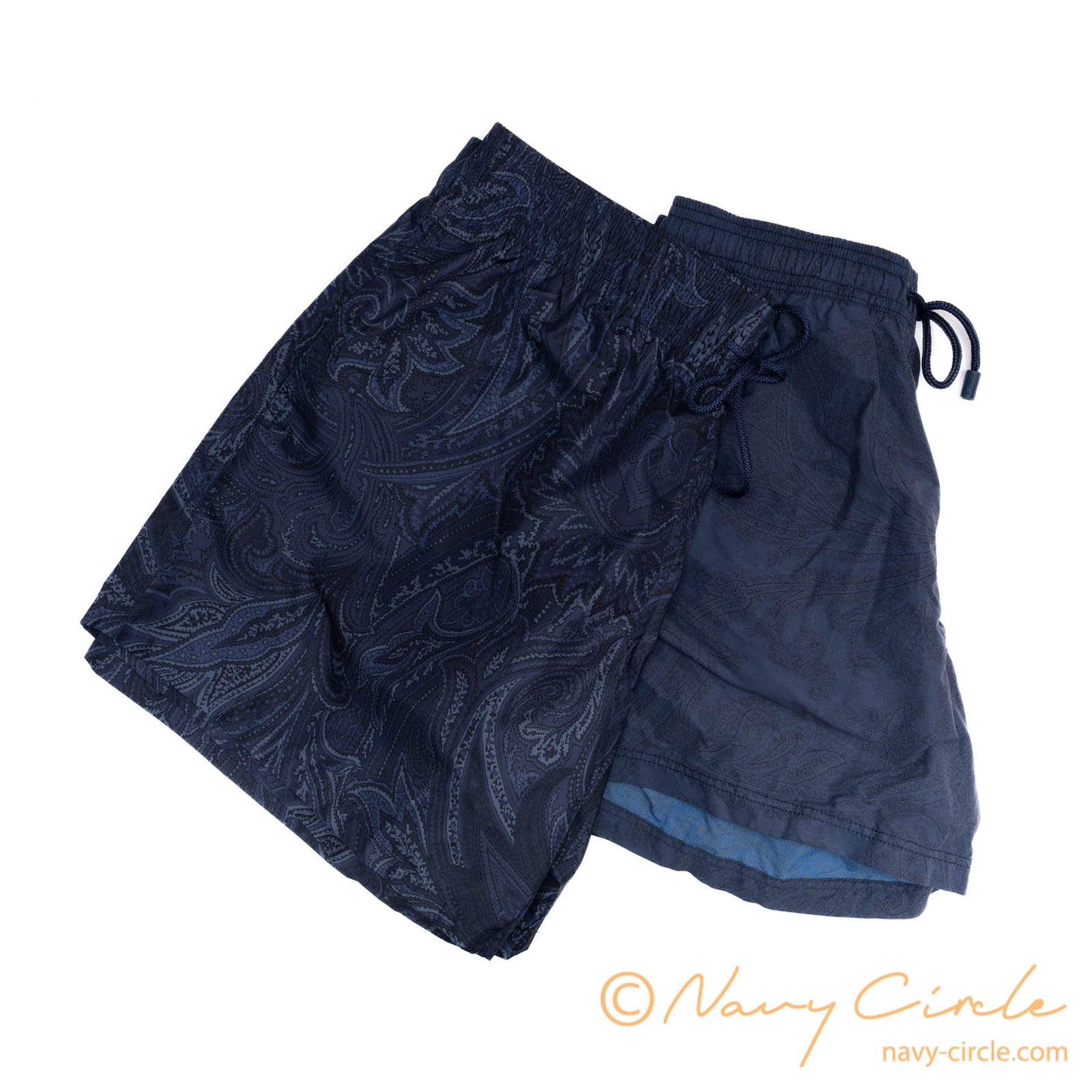 トーンオントーンのシックなペイズリー。Etroのメンズスイムウェア