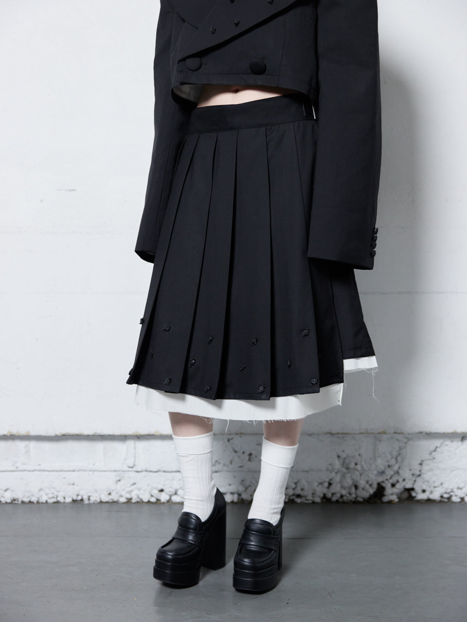Rose Pleats Skirt Pants(Black) – neith.onlinestore