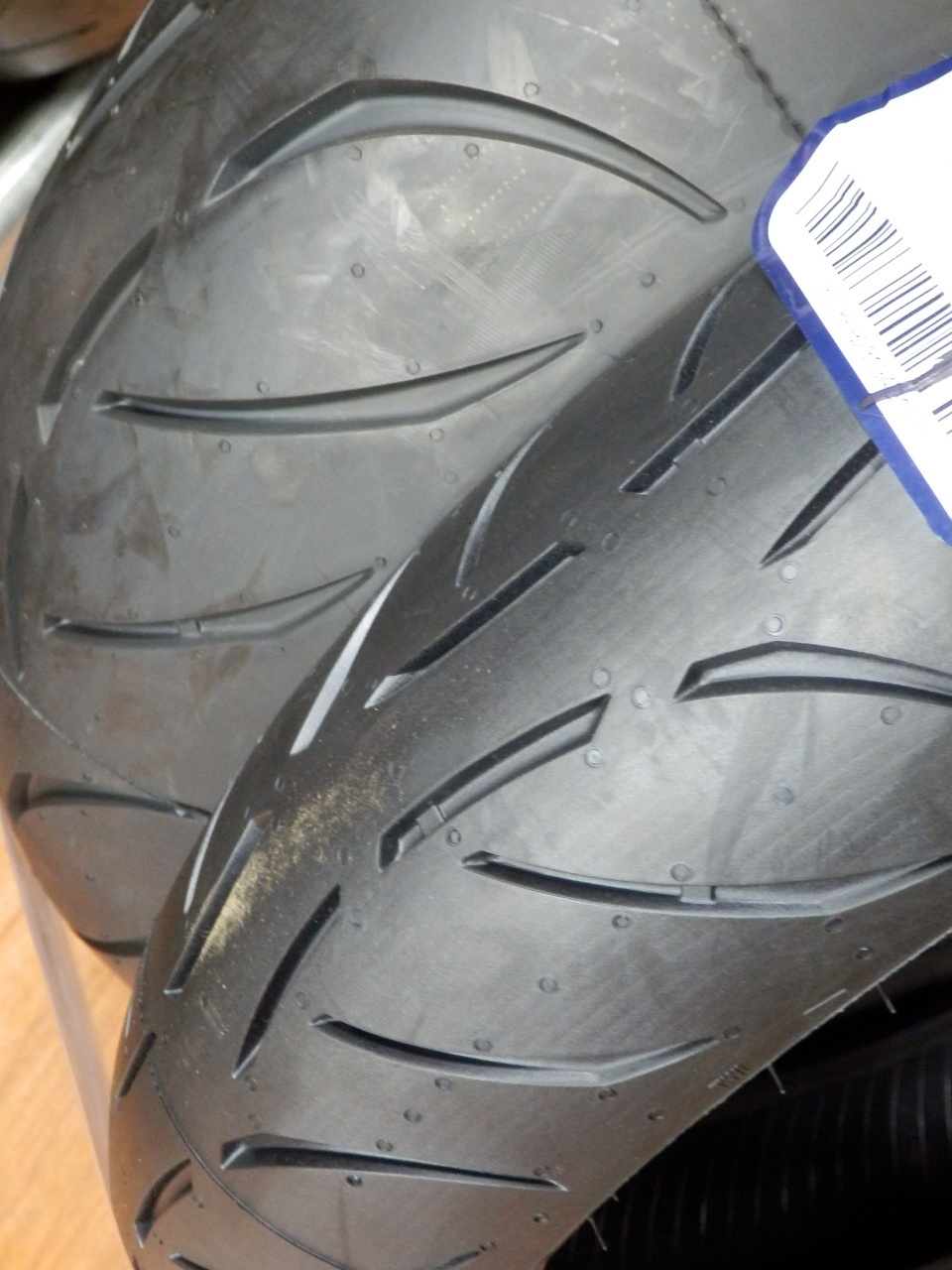 公道生まれのスポーツタイヤ 特価セット『メッツラースポルテックM7RR