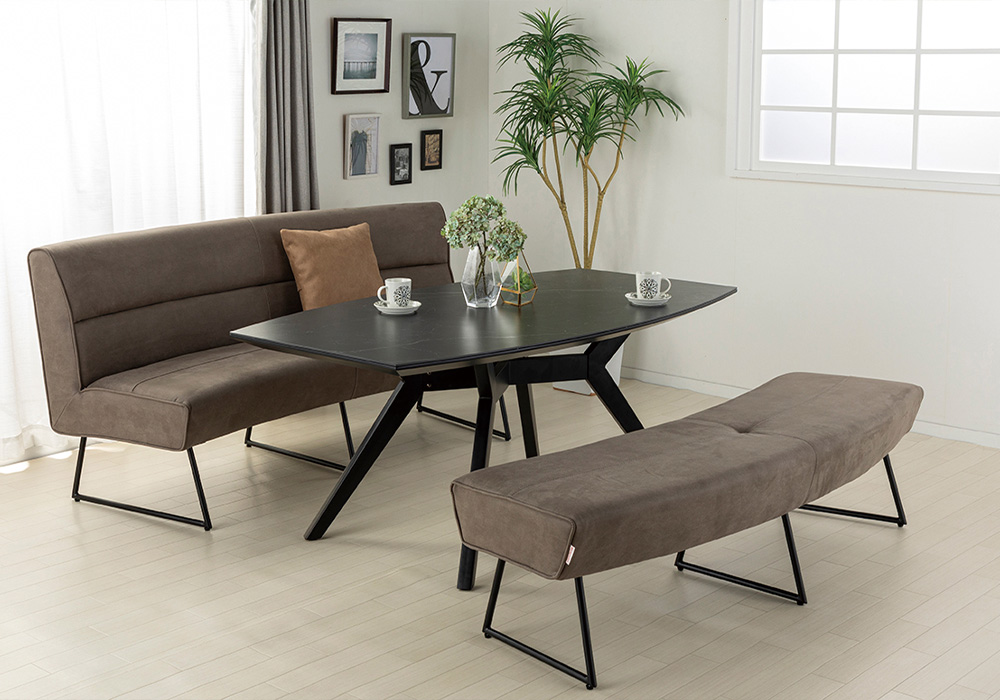 ソファでリビング・ダイニングをすっきり見せよう。選び方とおすすめ