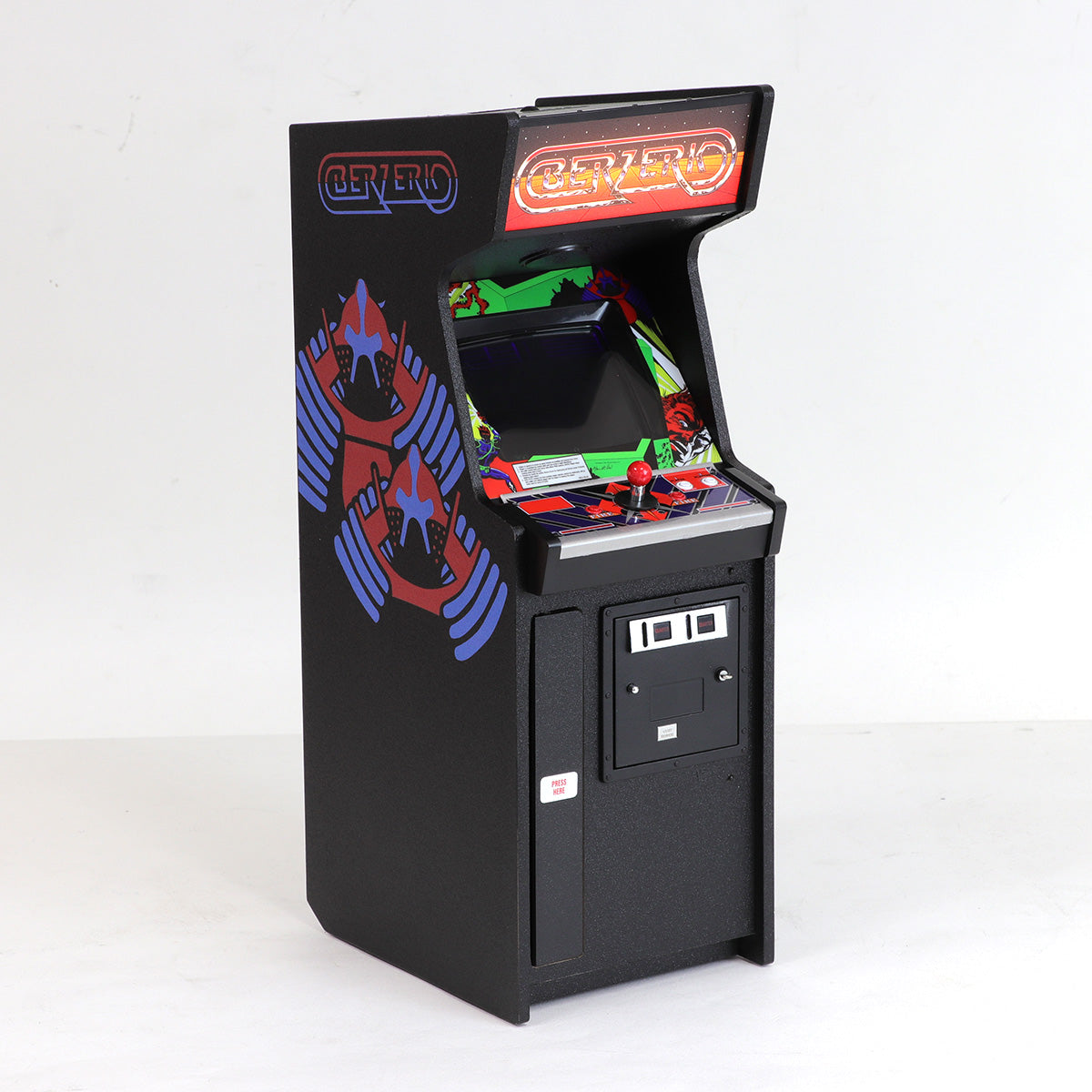 Berzerk x RepliCade – New Wave Toys