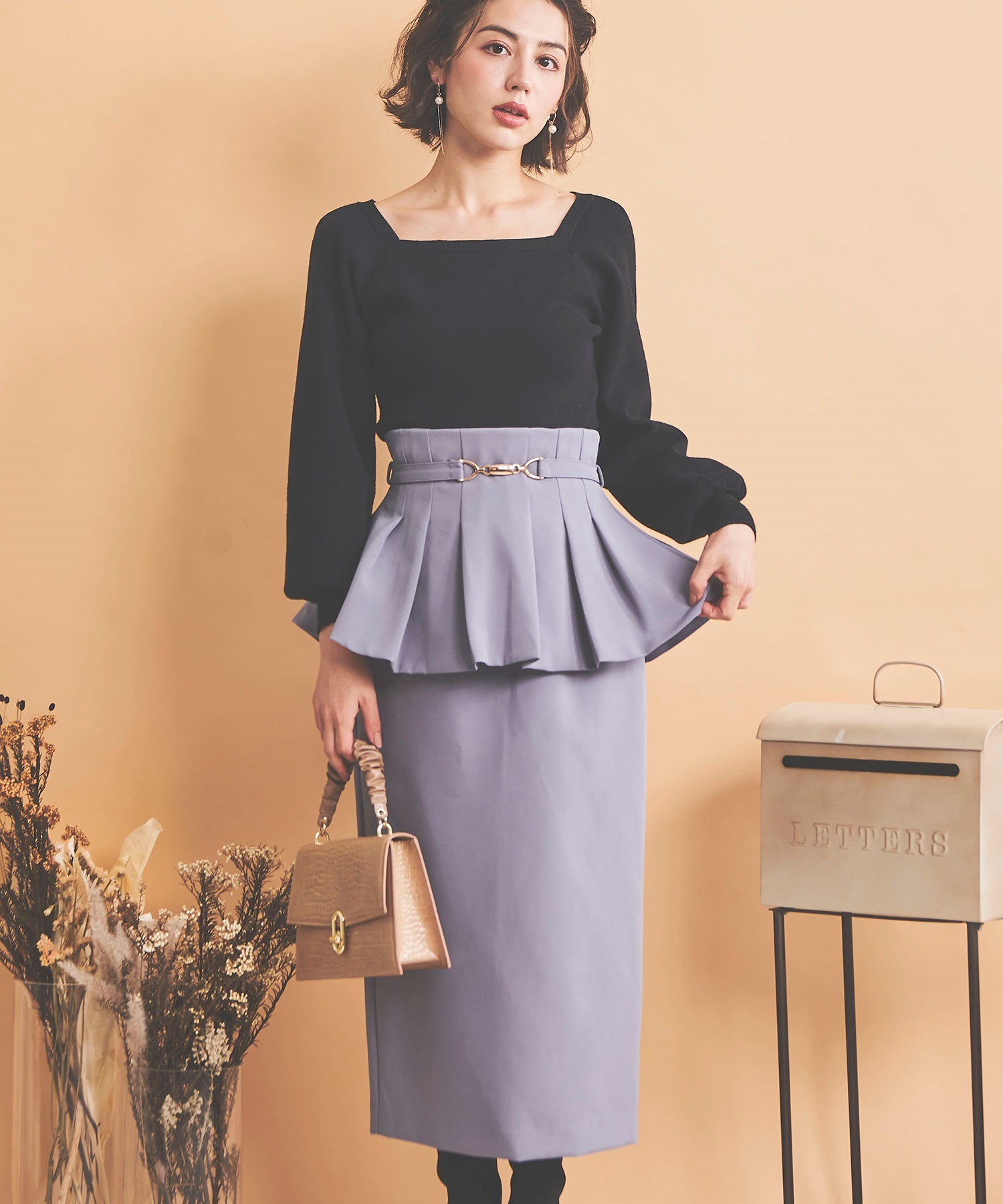 ビットベルト付ペプラムスカート | タイトスカート | NOELA OFFICIAL