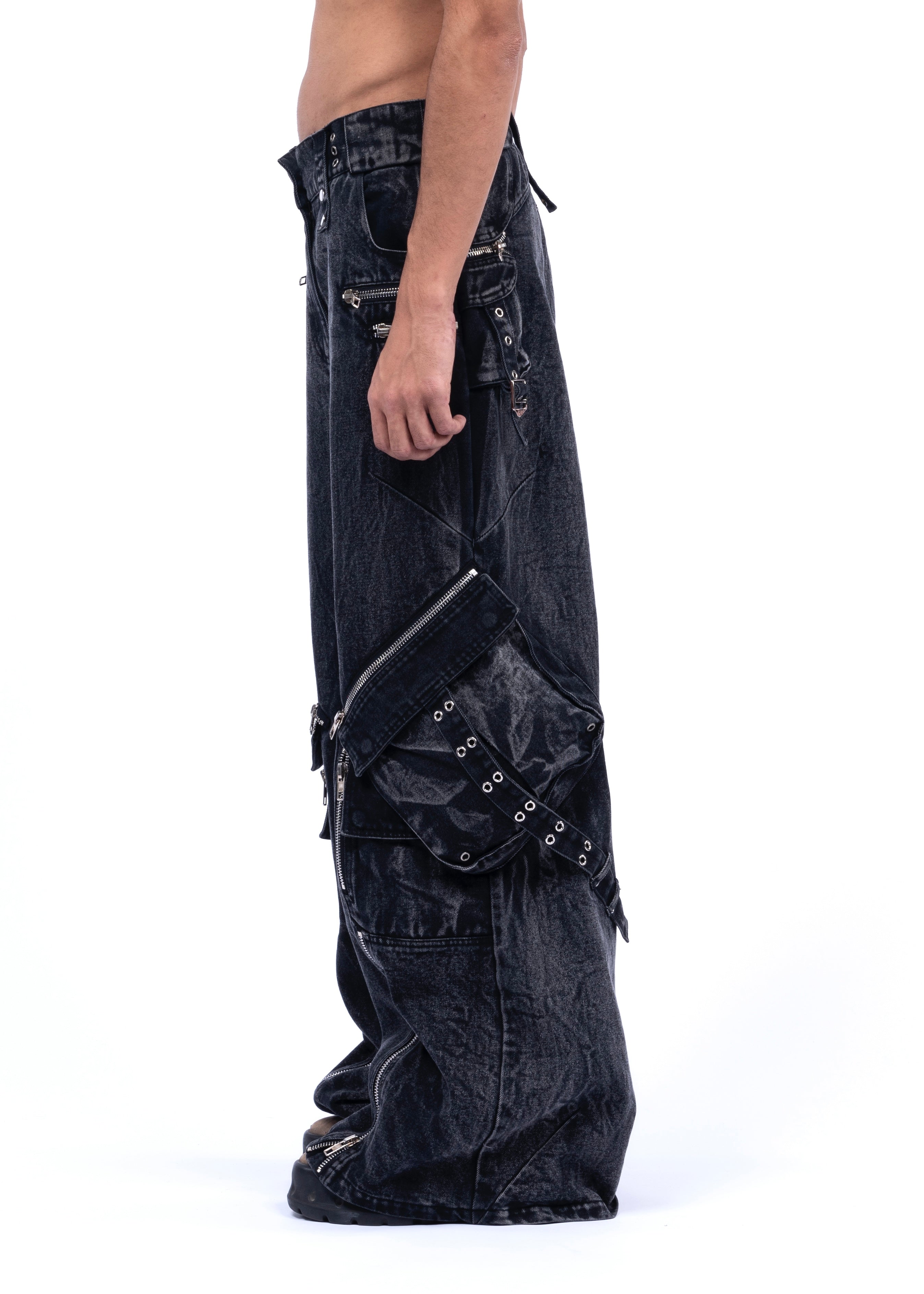 BLACK HEAVY CARGO – NO/FAITH STUDIOS