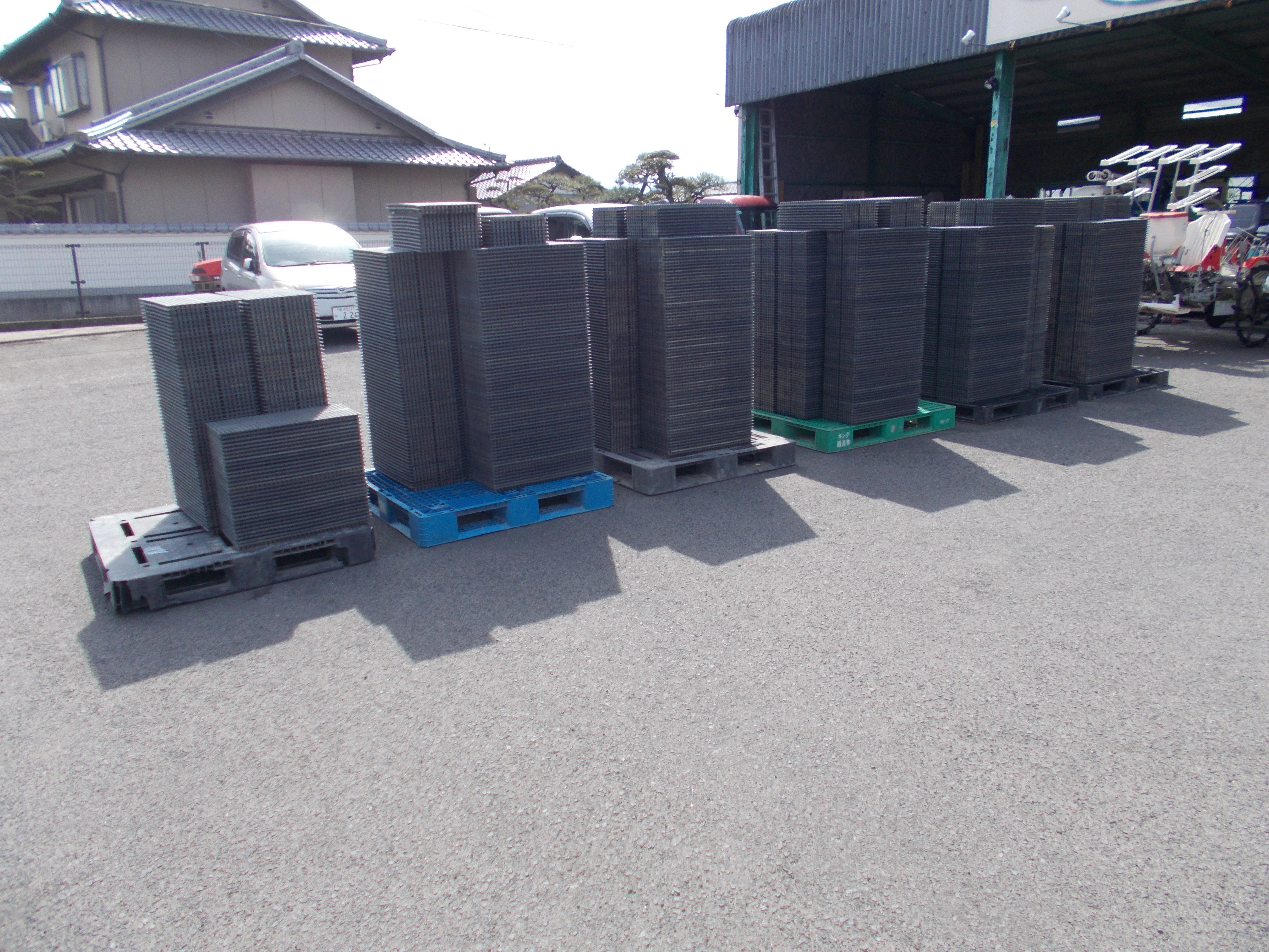 みのる 中古 ポット苗箱 448穴 （単価100円/枚） – 農キング