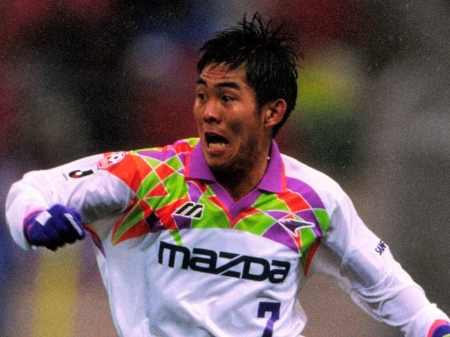 森保一監督、2015年サンフレッチェ広島所属メンバーのサイン入りJ