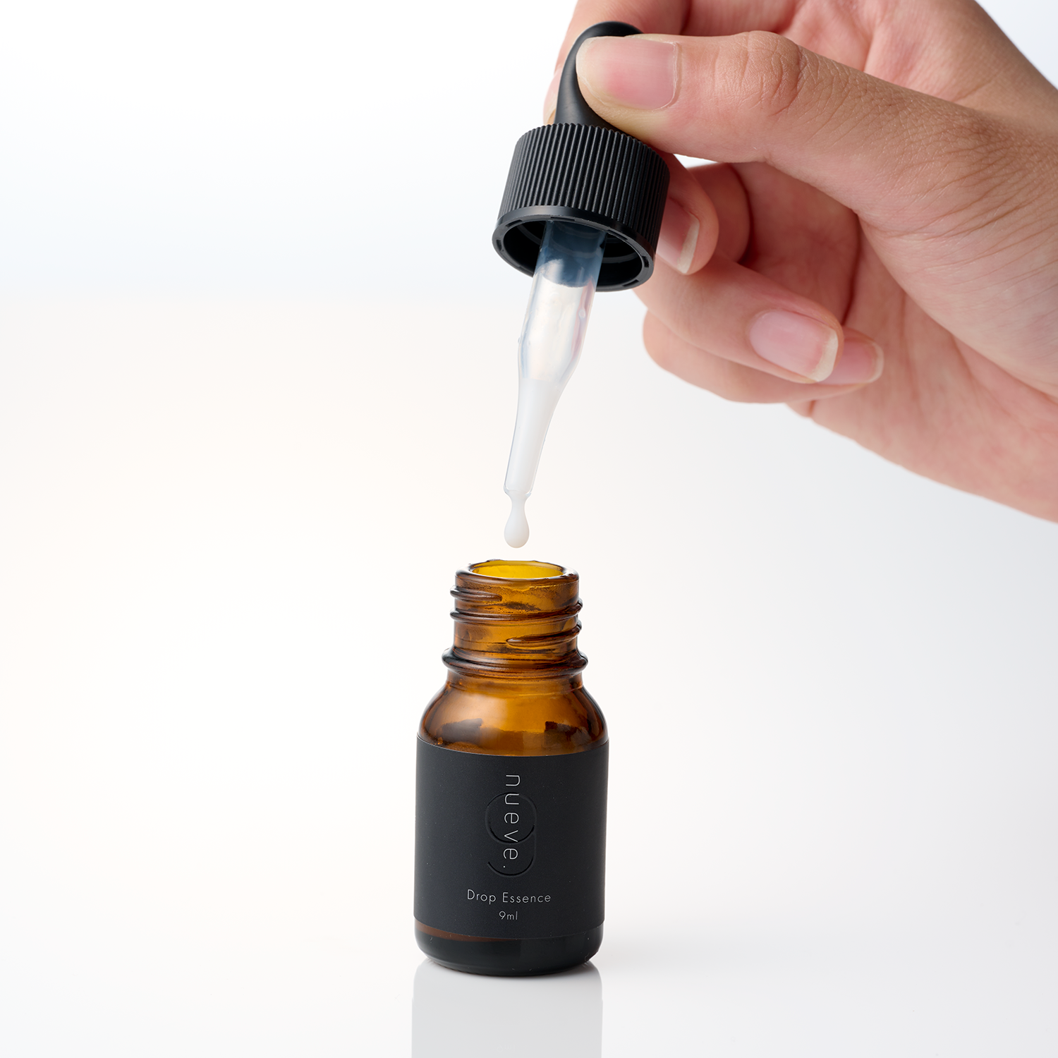 Drop Essence (9ml) - ヒト幹細胞美容液 – nueve.(ヌエベ)【公式